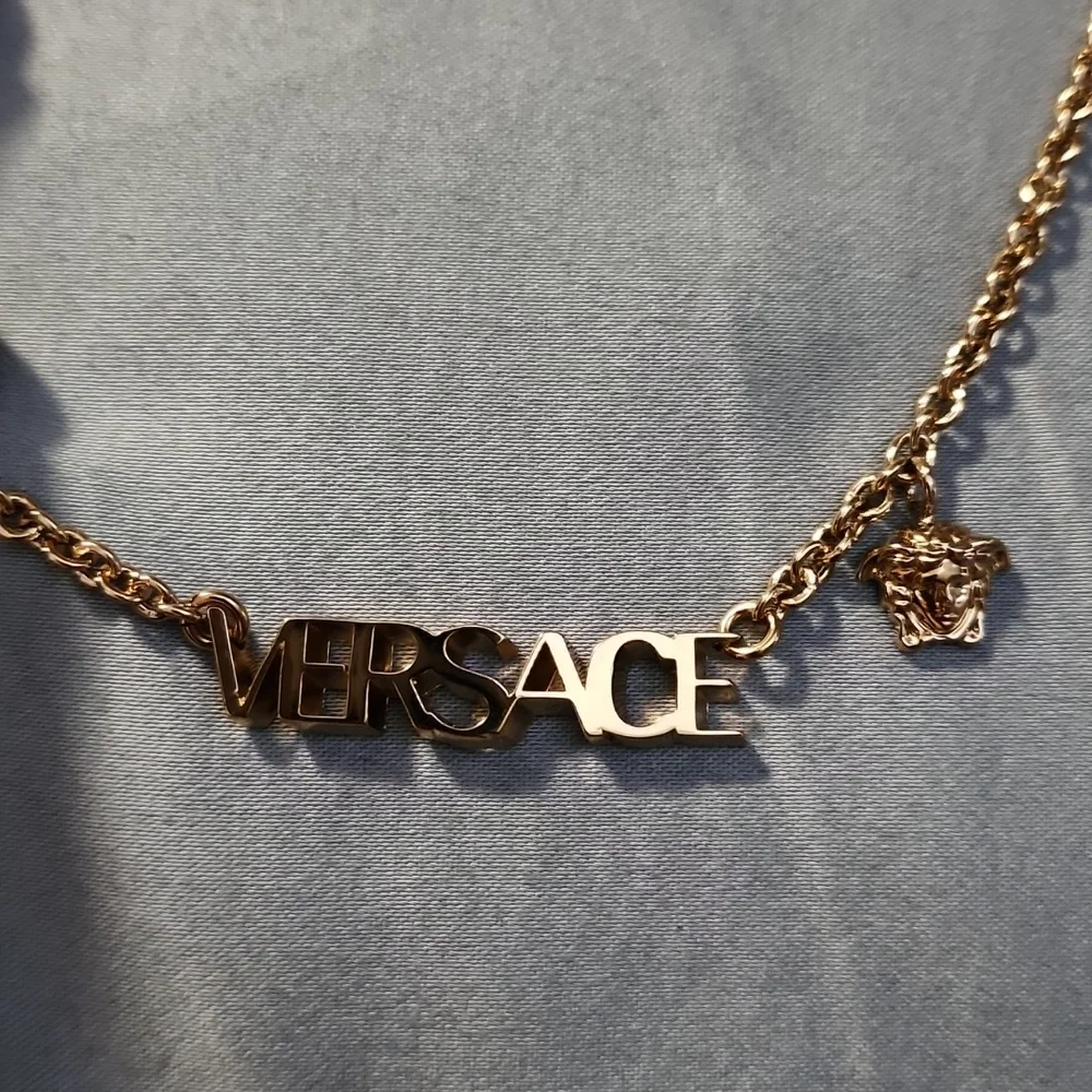 NWT AUTHENTIC VERSACE MEDUSA NECKLACE - Picture 8 of 16